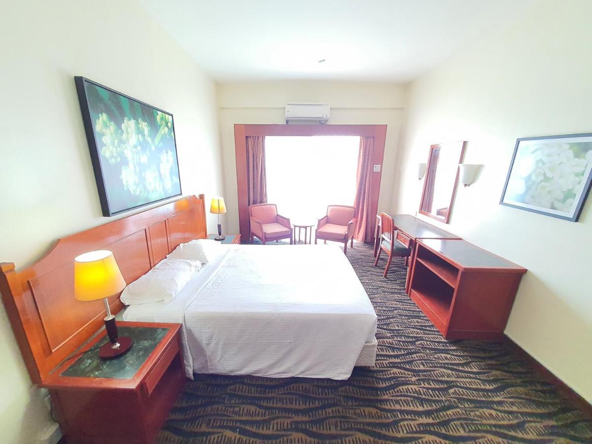 Seaview Deluxe Studio Couples Room S Tanjung Bungah (Penang) Esterno foto