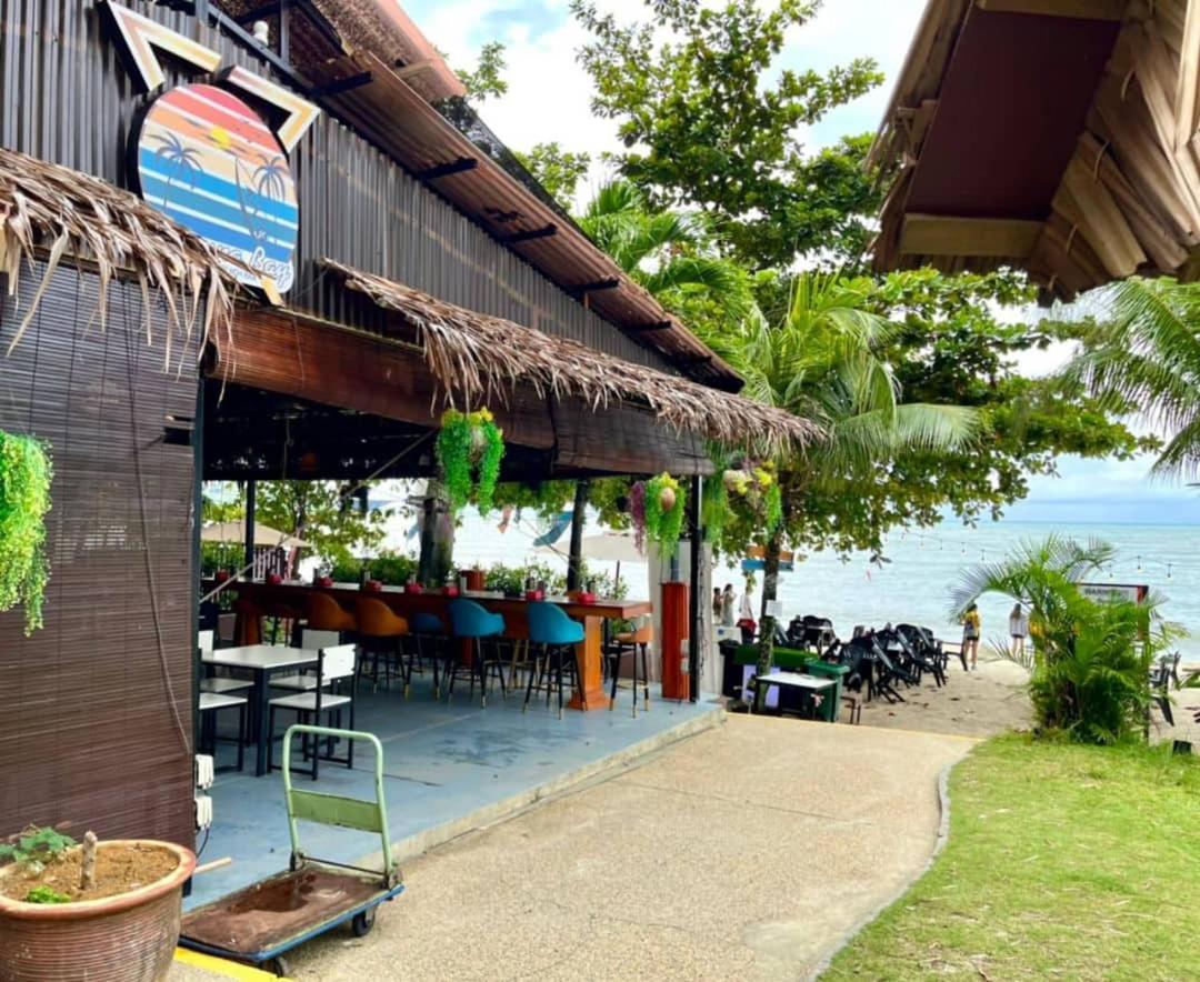 Seaview Deluxe Studio Couples Room S Tanjung Bungah (Penang) Esterno foto